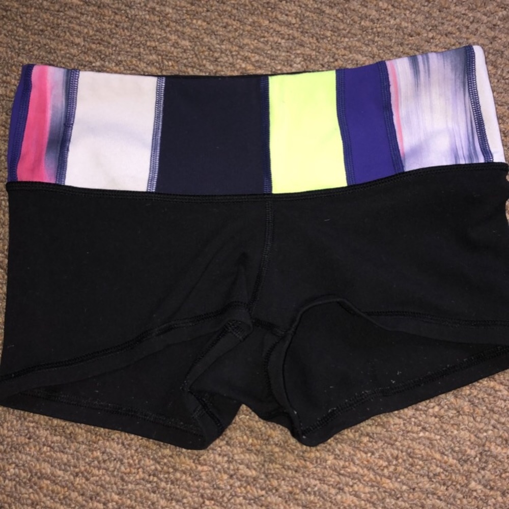 Lululemon Size 2 Black Booty Shorts